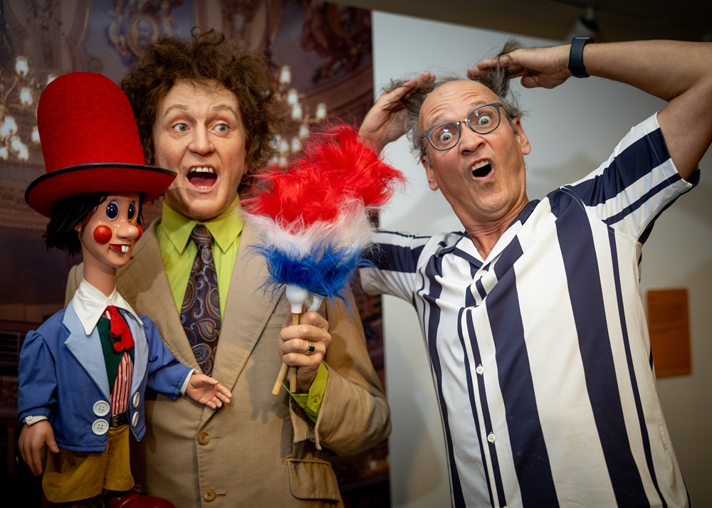 Comedia Steve Royle at launch of Happiness! The Ken Dodd Exhibition