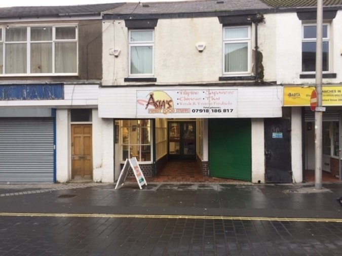 External picture of Asia's Fine Foods before renovation