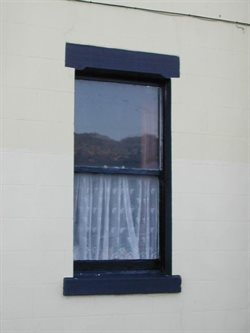 Original window on a house on Singleton Street
