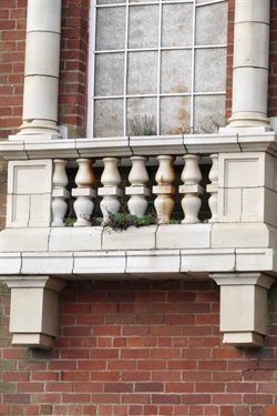Plant growth on decorative faience