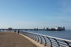 View towards North Pier from lower walkway headland